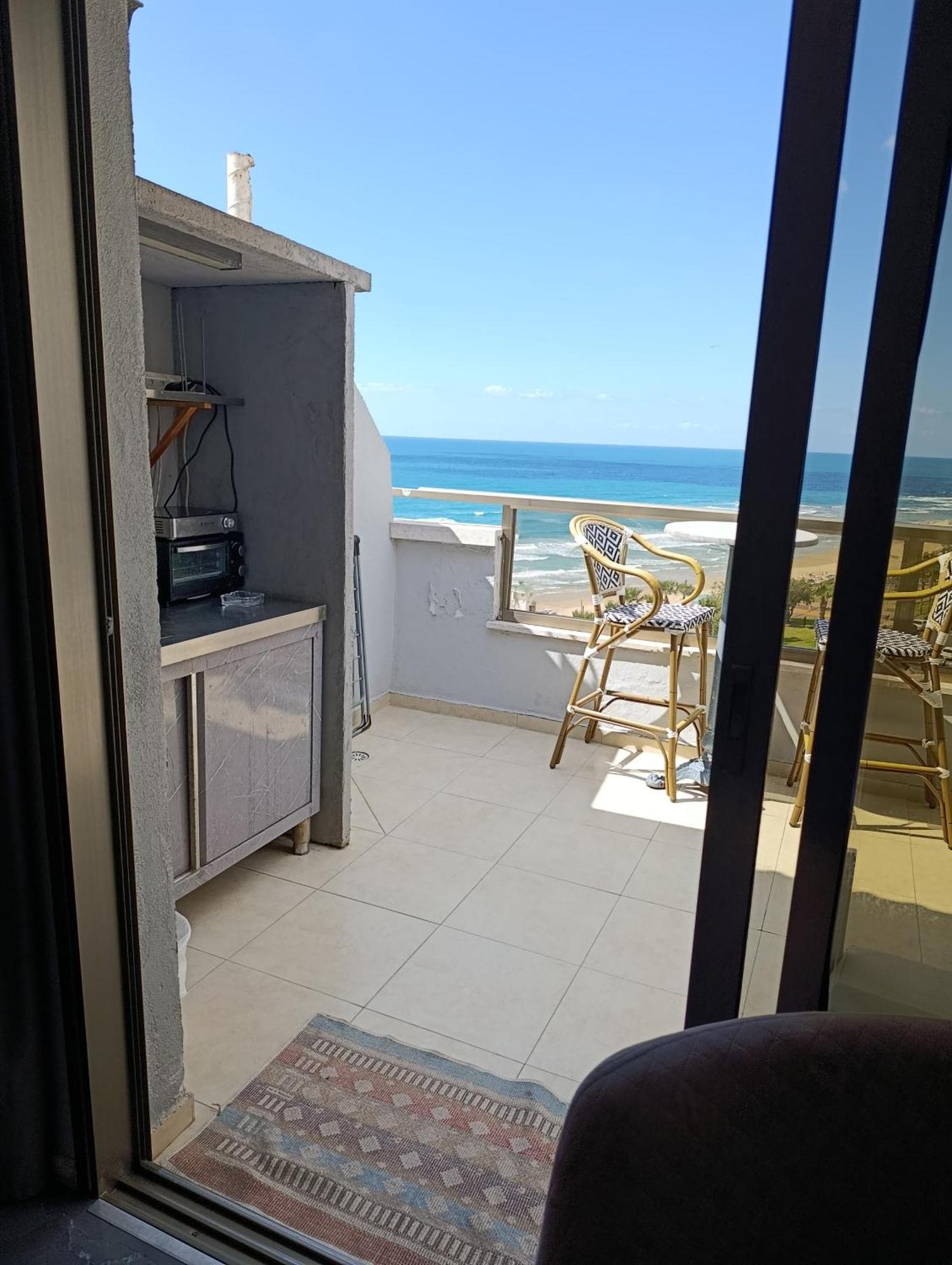 Penthouse Apartment On The Beach بات يام الغرفة الصورة
