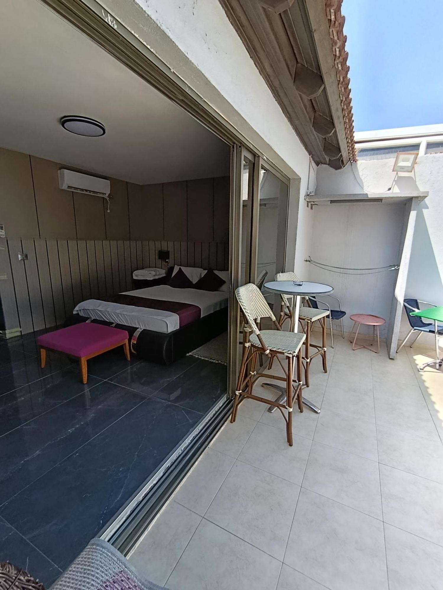 Penthouse Apartment On The Beach بات يام الغرفة الصورة