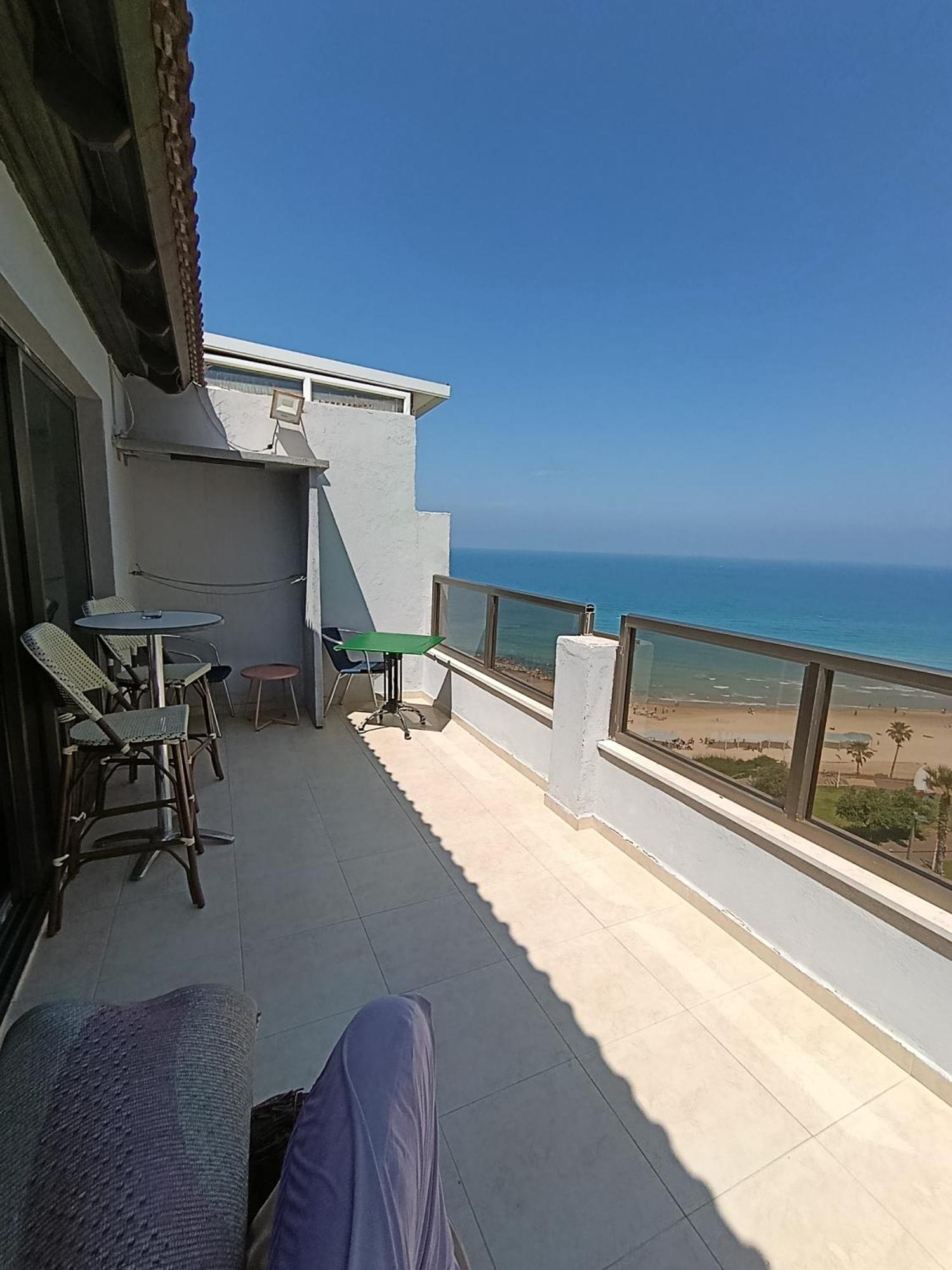 Penthouse Apartment On The Beach بات يام الغرفة الصورة