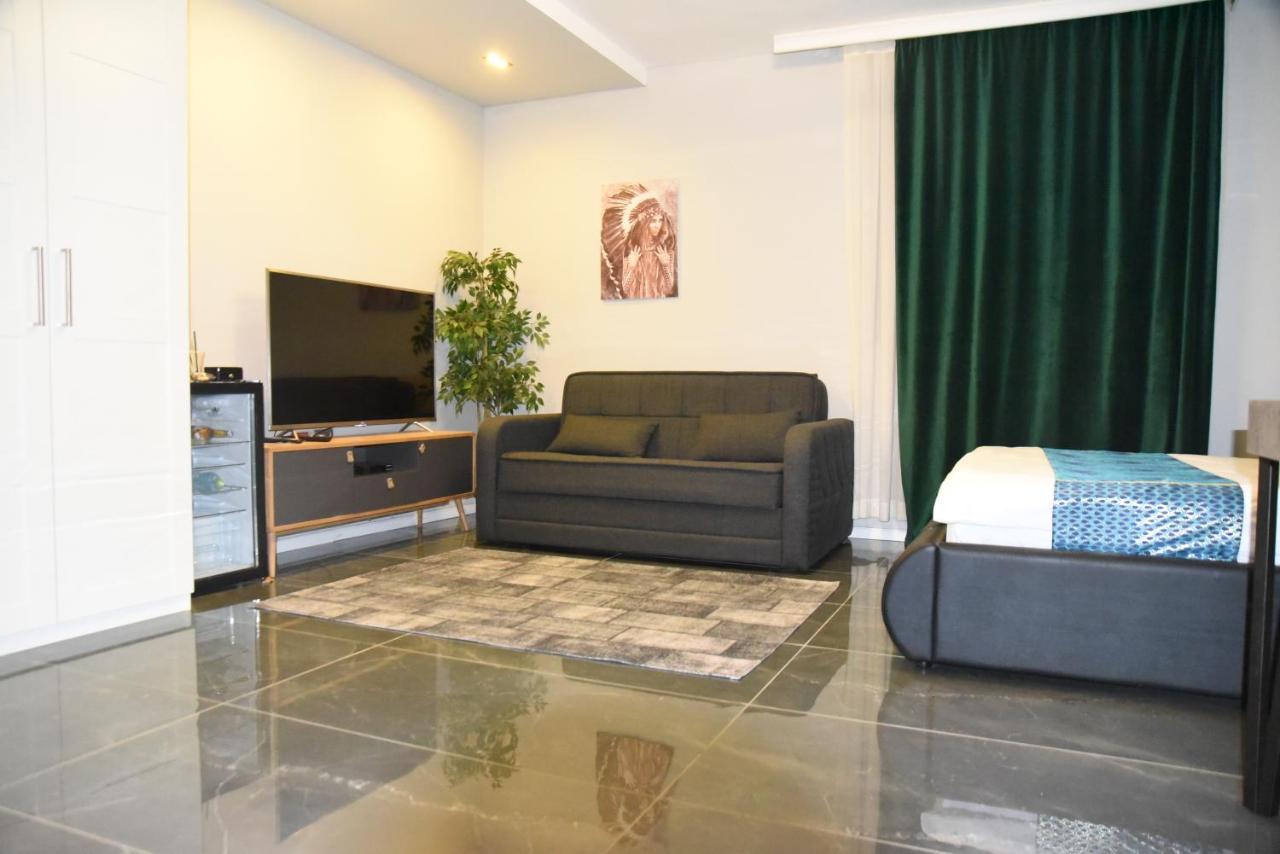 Penthouse Apartment On The Beach بات يام المظهر الخارجي الصورة