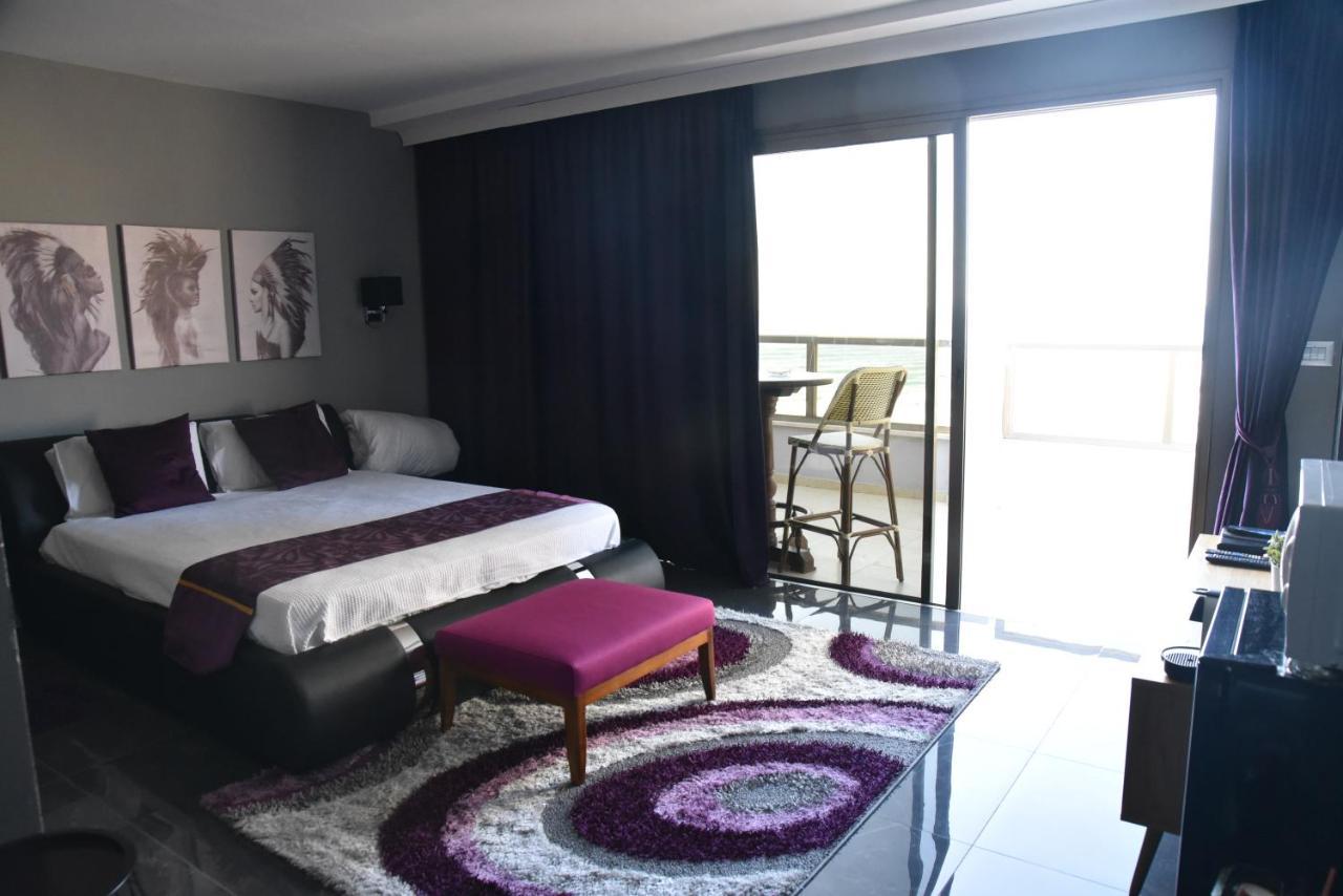 Penthouse Apartment On The Beach بات يام المظهر الخارجي الصورة