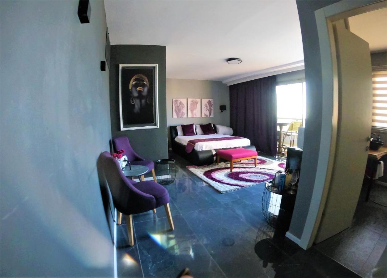 Penthouse Apartment On The Beach بات يام المظهر الخارجي الصورة